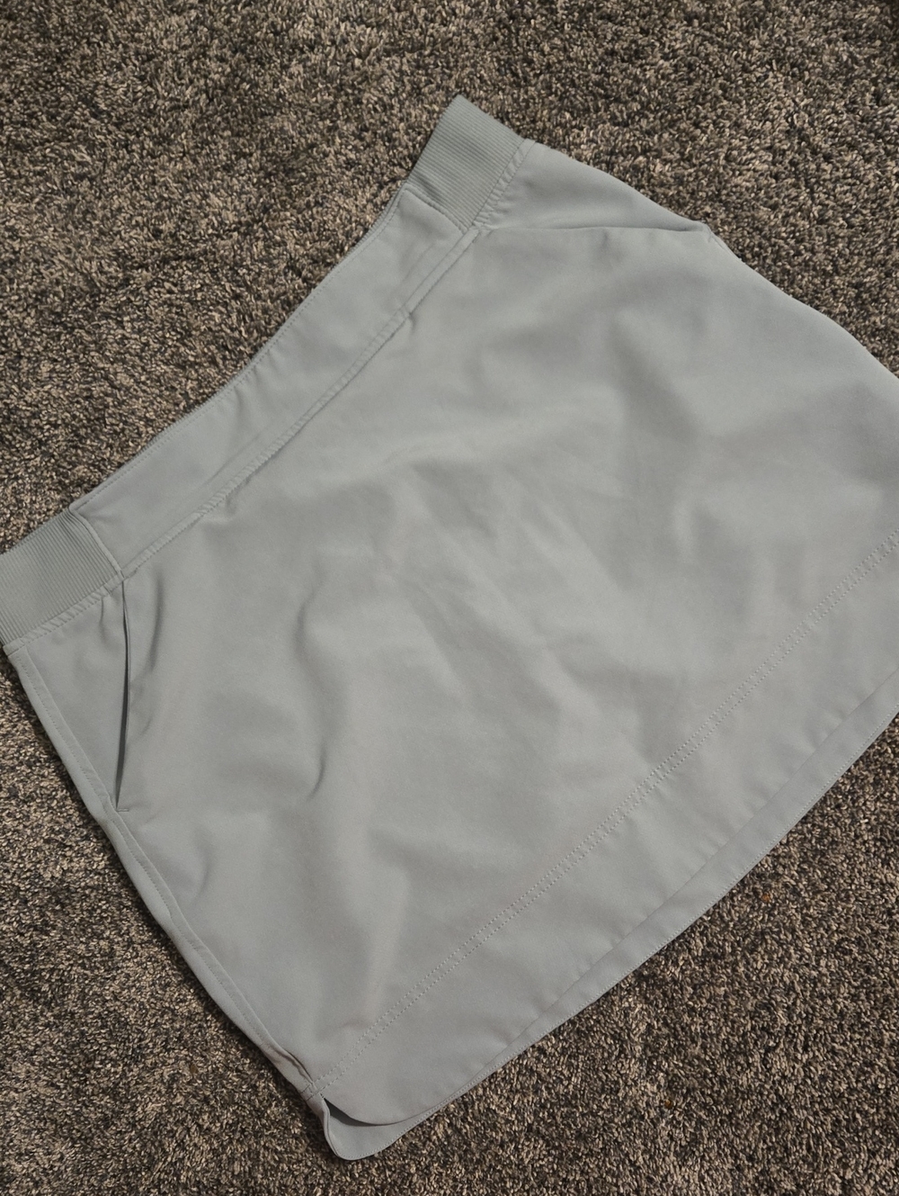 32° Cool Light Gray -ish Blue Skort With Pockets, Large